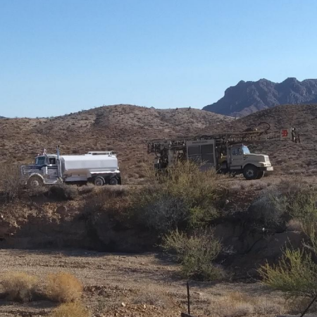 Well drilling rig and tanker